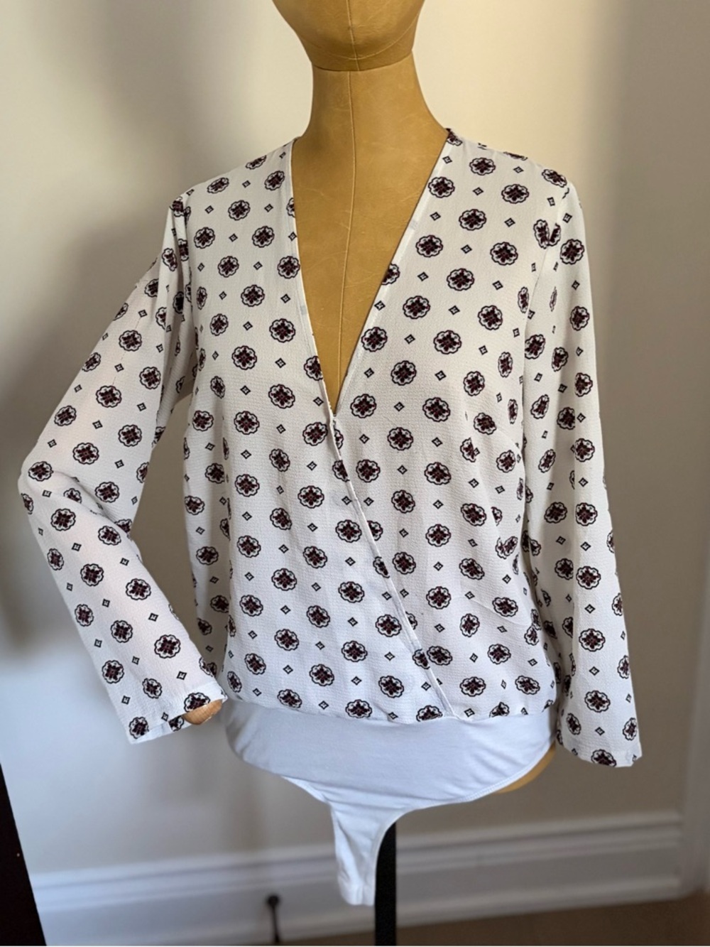 FRESS PRESS White Floral Print Wrap-Style Women’s Body Suit (S)